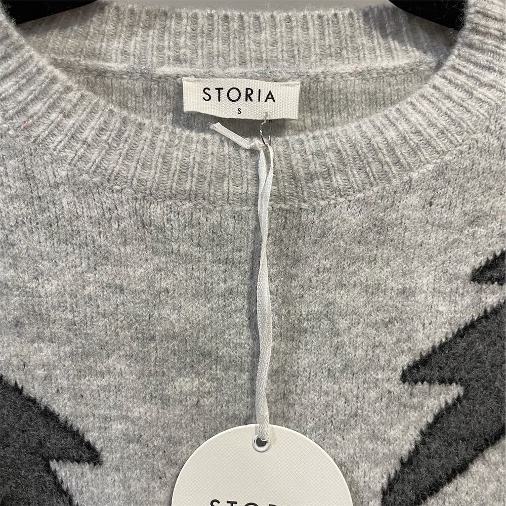 Storia  Women's Gray Lightning Bolt Graphic Pullover Sweater Size S - Picture 5 of 5